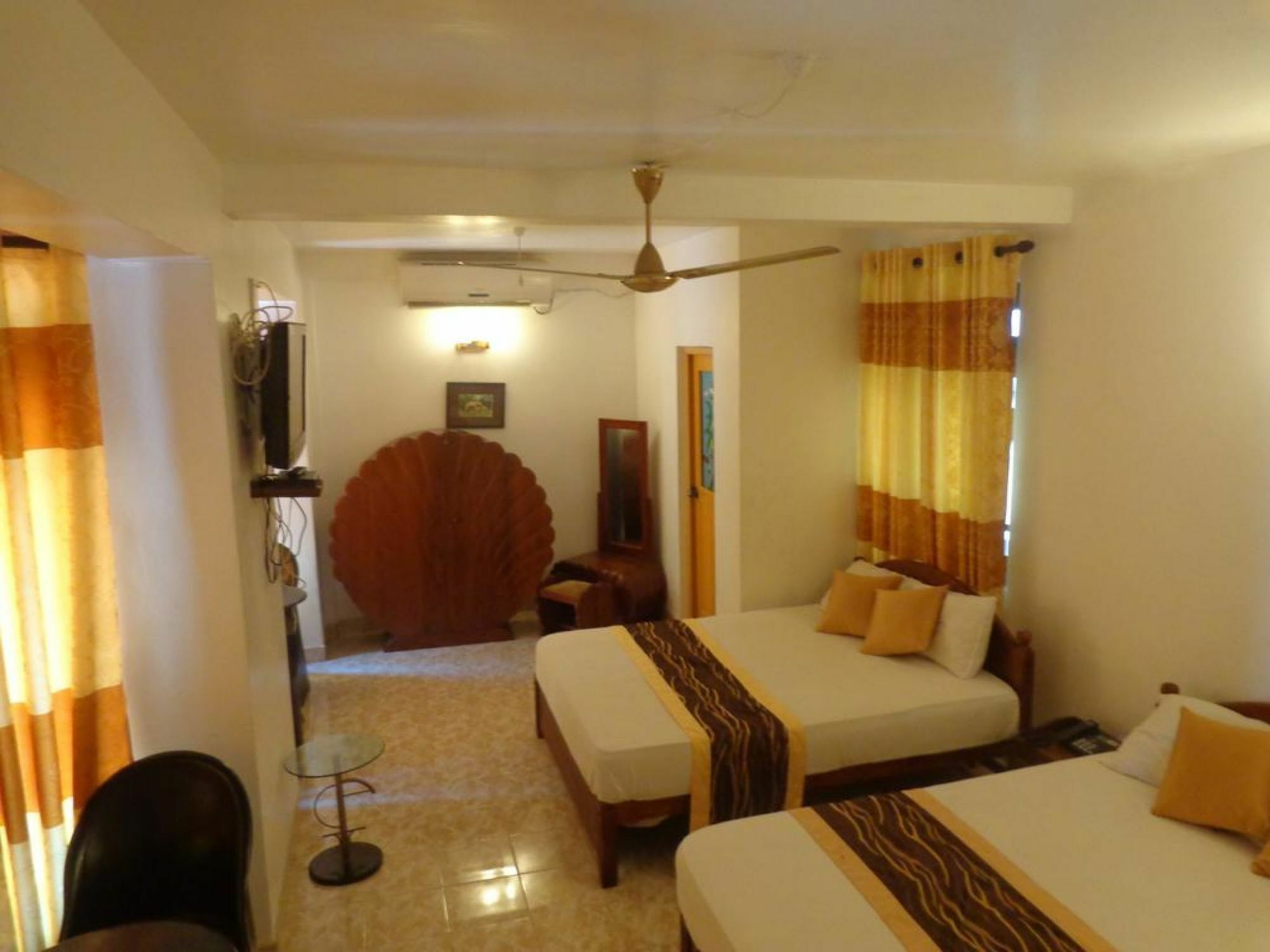 Oak Wood Inn Kandy Extérieur photo