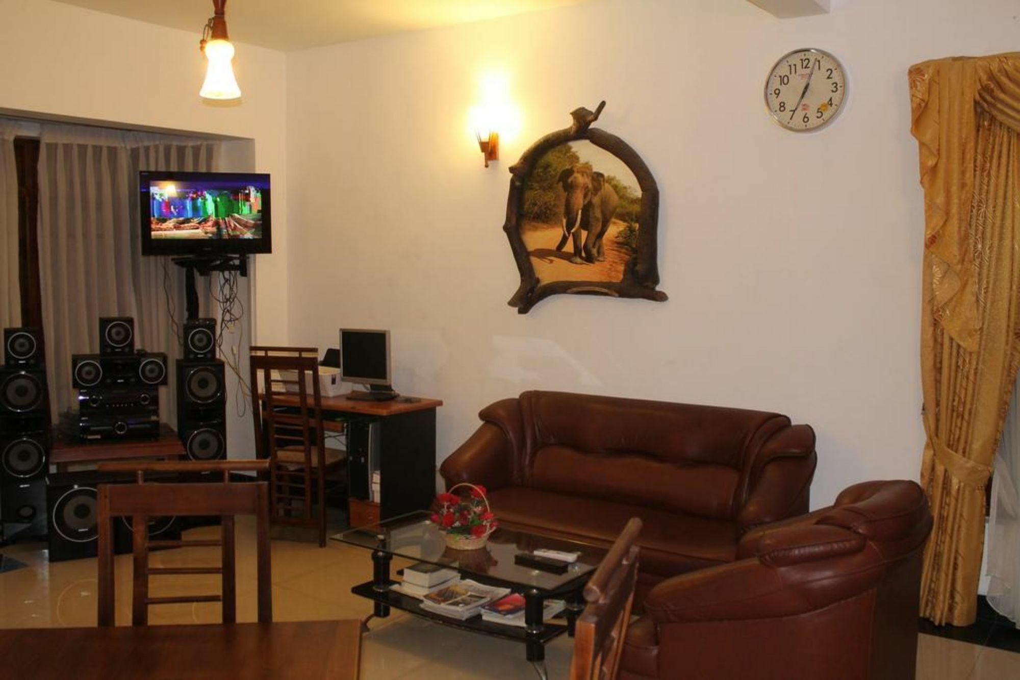 Oak Wood Inn Kandy Extérieur photo