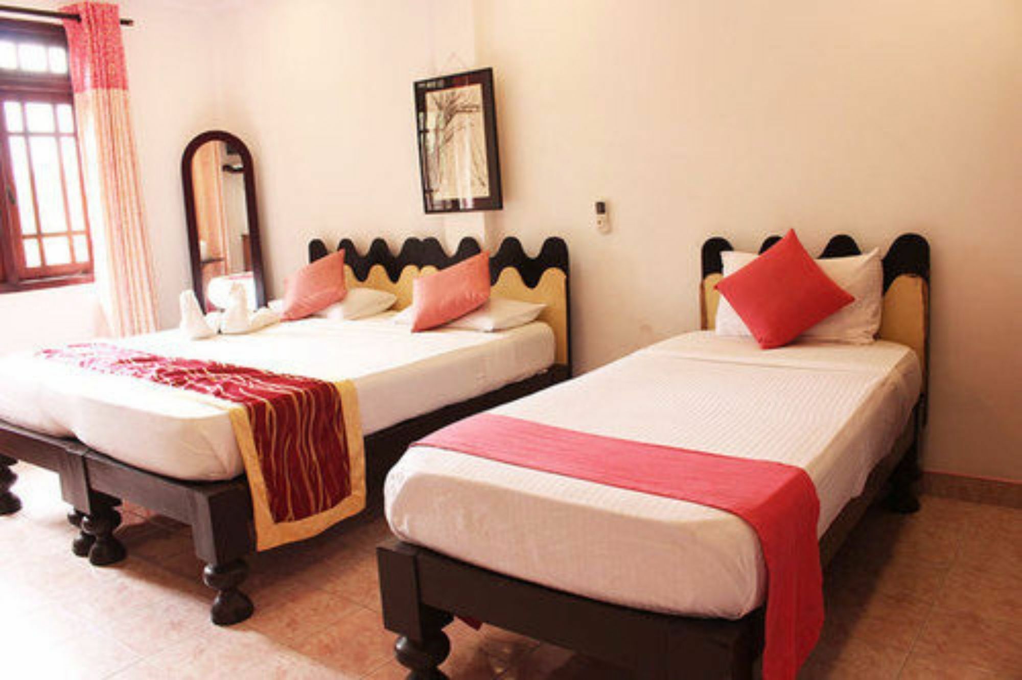 Oak Wood Inn Kandy Extérieur photo